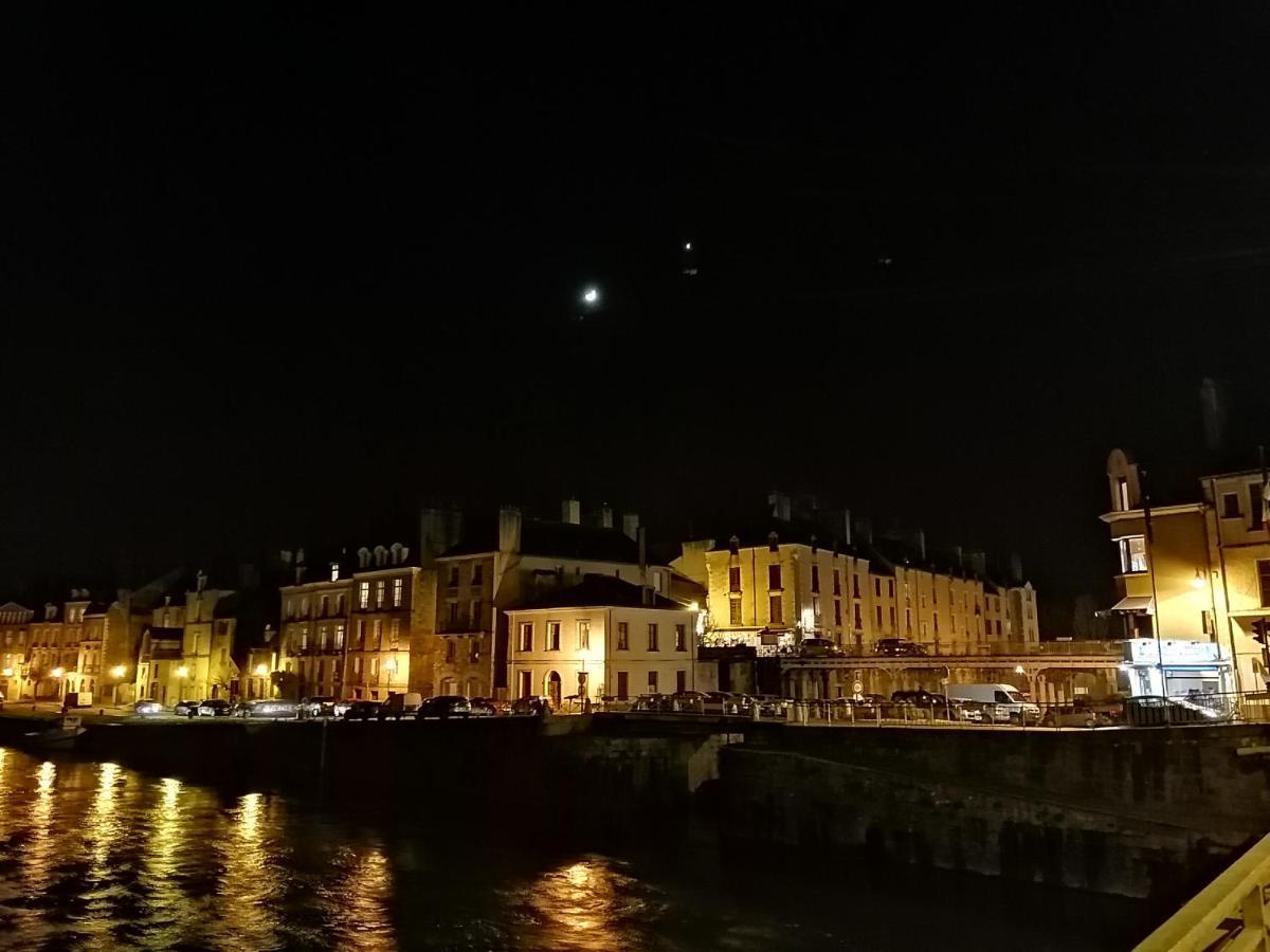 Spacieux T3 Lumineux Dans Quartier Historique Avec Wifi Redon Exterior foto