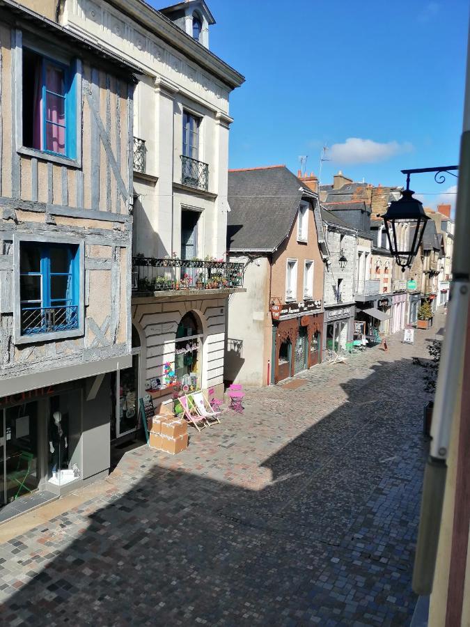 Spacieux T3 Lumineux Dans Quartier Historique Avec Wifi Redon Exterior foto
